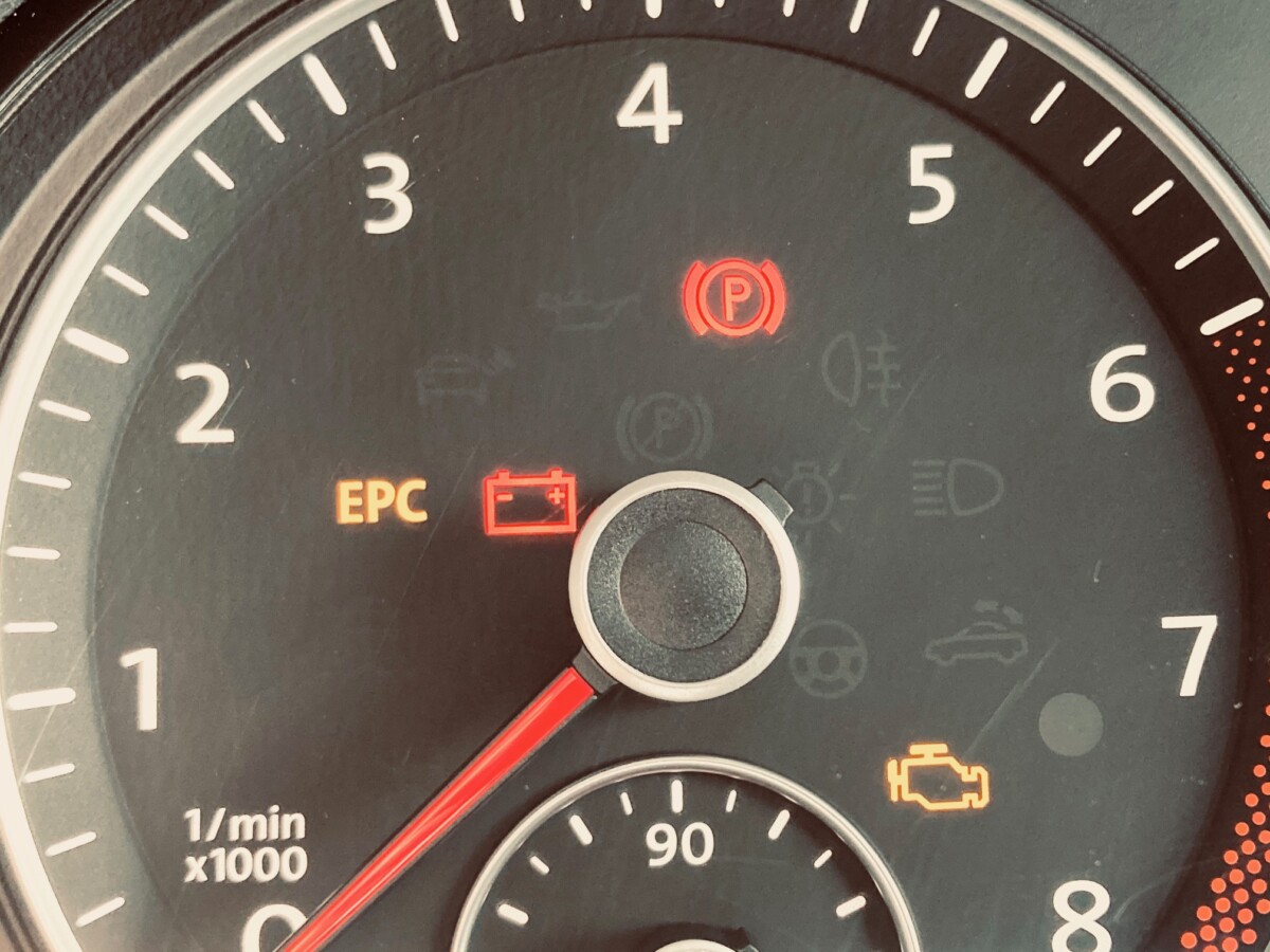 バッテリーを長持ちさせる方法！寿命は何年ぐらい？