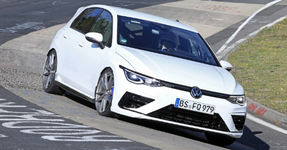 新型ゴルフ8がついに日本上陸！？フォルクスワーゲンの誇る世界のハッチバック！